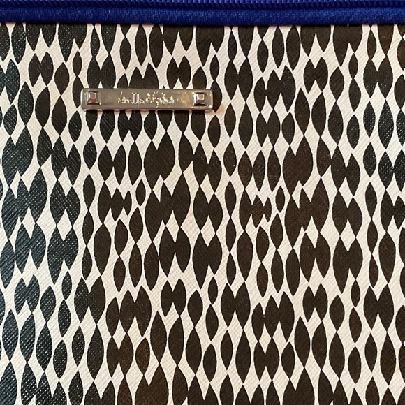 Stella & Dot Laptop Cover Black an White print with blue interior - Picture 2 of 6